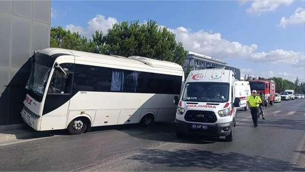 Kapaklı'da İşçi Servisi Kaza Yaptı: 19 Yaralı
